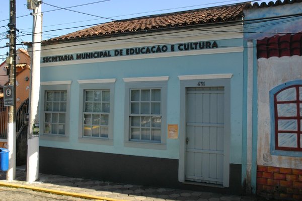 Antiga residência do advogado, diplomata, jornalista e escrito, imortal da Academia Brasileira de Letras, local que hoje é sede da Secretaria Municipal de Educação